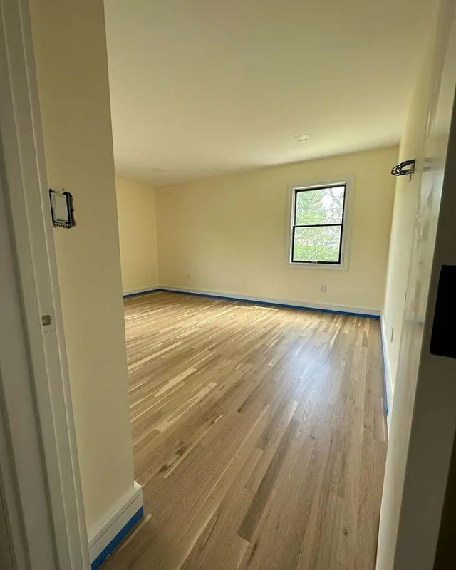 Natural finish in a bedroom, freshly coated